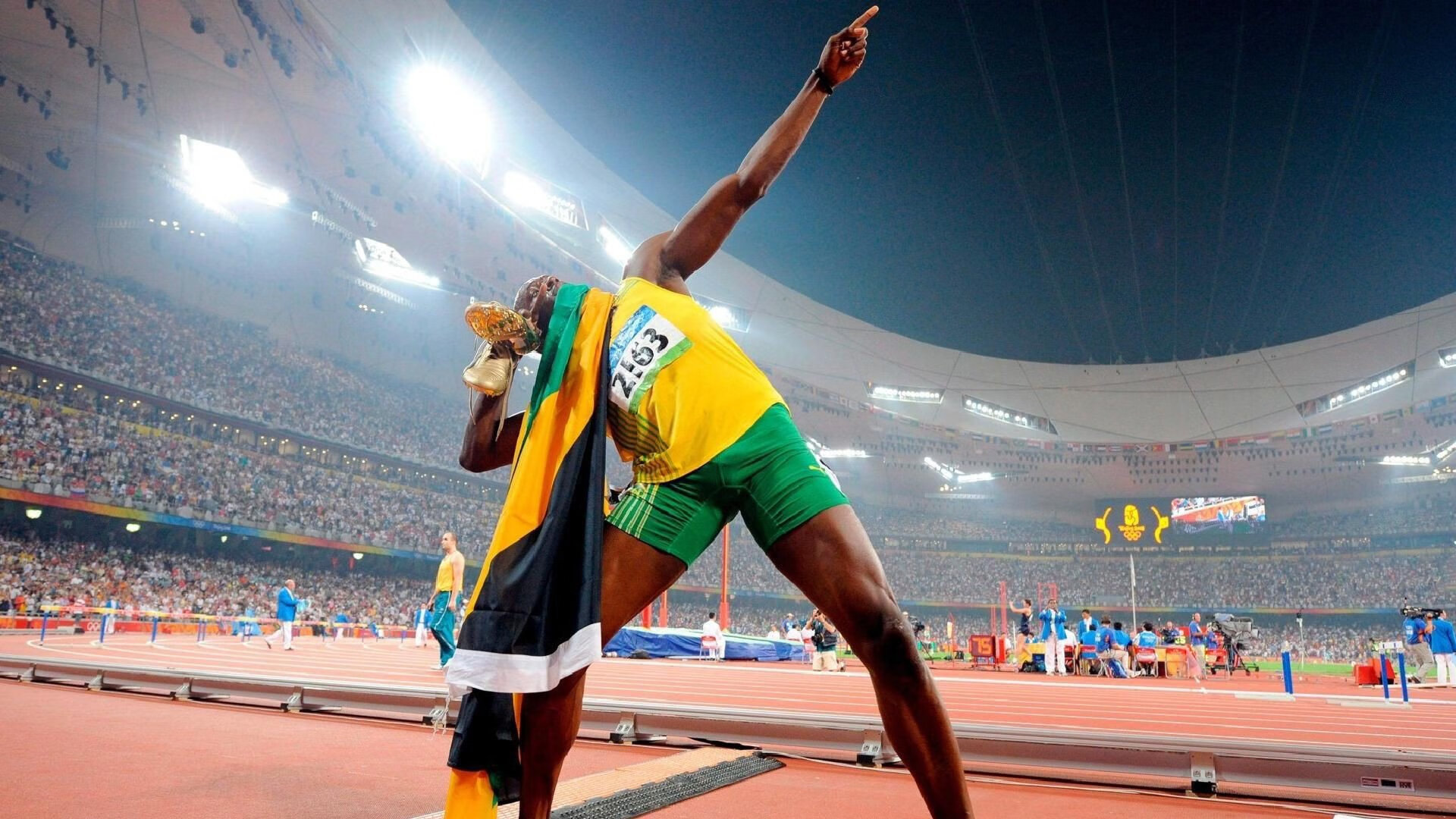 电子竞技足球比赛成为新潮流，吸引大批年轻观众，电竞足球项目