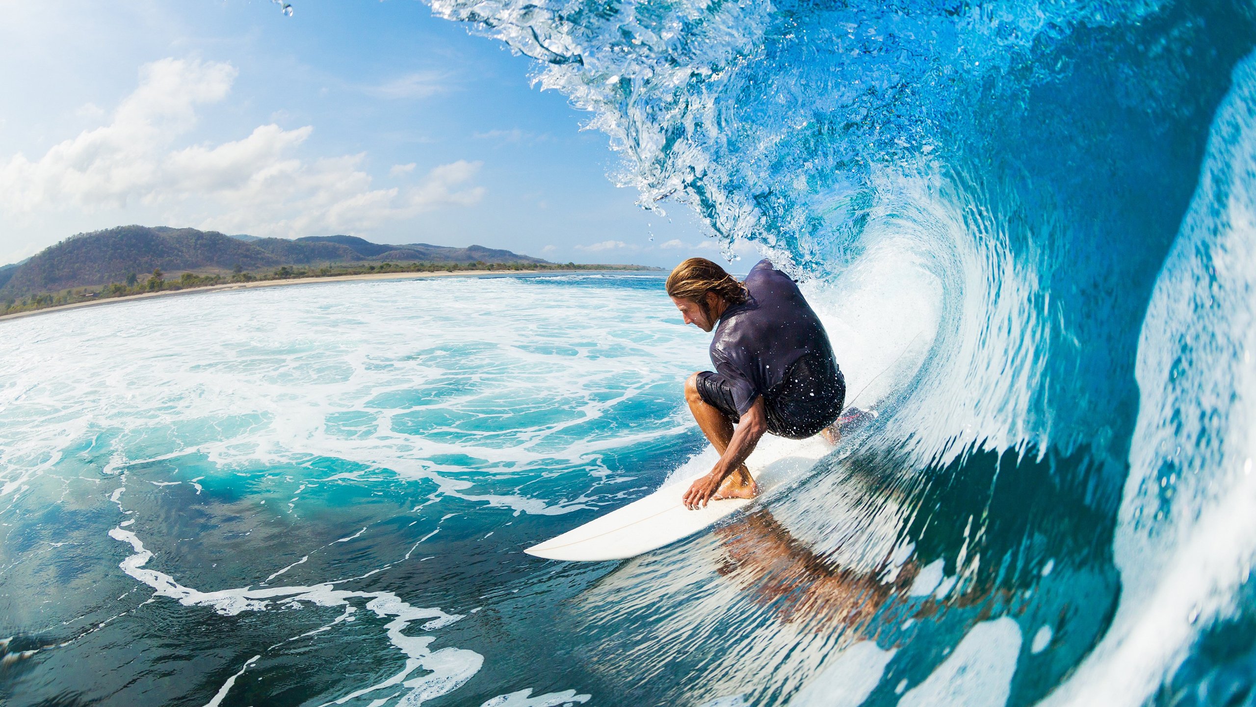 高尔精准的传球帮助袋鼠队穿透对方防线，高尔夫袋鼠男装简介